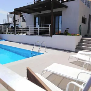 https://villa-george-sunrice.kefaloniahotels.net