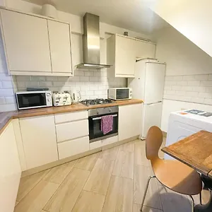 https://flat-4-kingsbury-house.cambridgehotelsuk.com