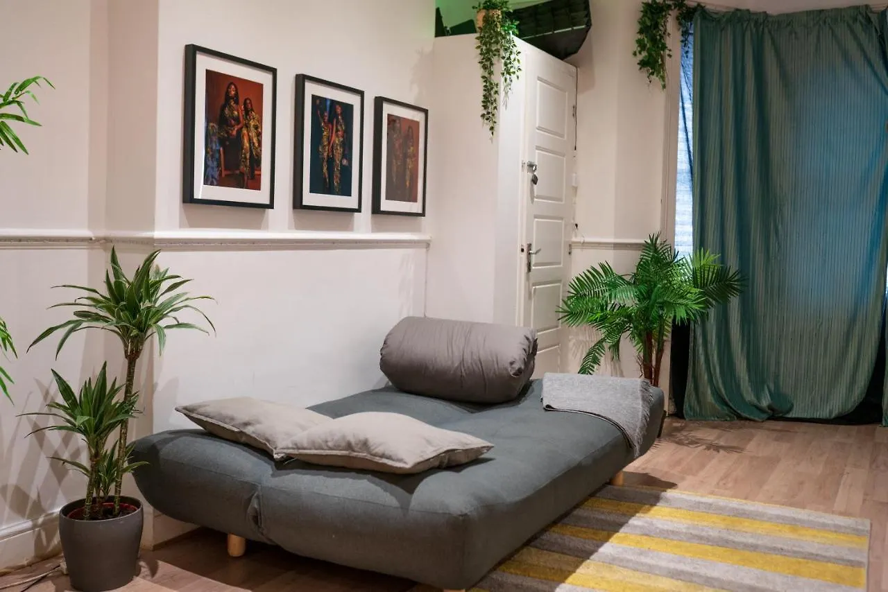 Spacious Multi-Room London Apartment